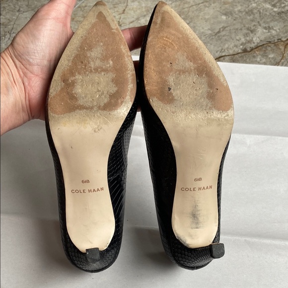Cole Haan Black Leather Snakeskin embossed Pumps, women's size 6 1/2B. - Picture 7 of 12